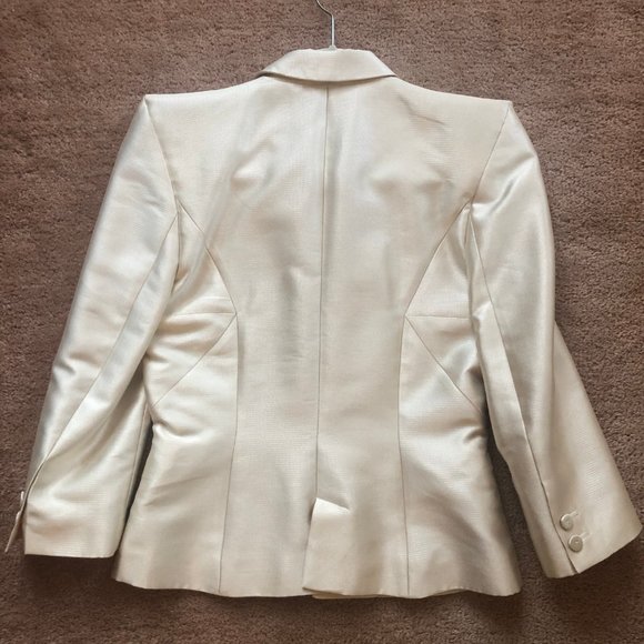 Designers Remix Collection Blazer. Cream colored. Size 34/US size 2. - Picture 2 of 4